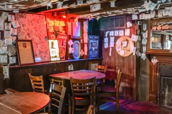 Abe's on Lincoln neighborhood restaurant with farm-to-table Southern cuisine and intimate dining atmosphere