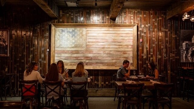 Repeal 33 dining room and cocktail bar in Savannah